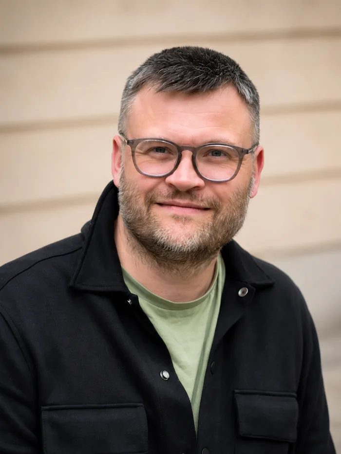 Porträt von Daniel Blaschke, Senior Consultant für digitale Transformation und angewandte KI